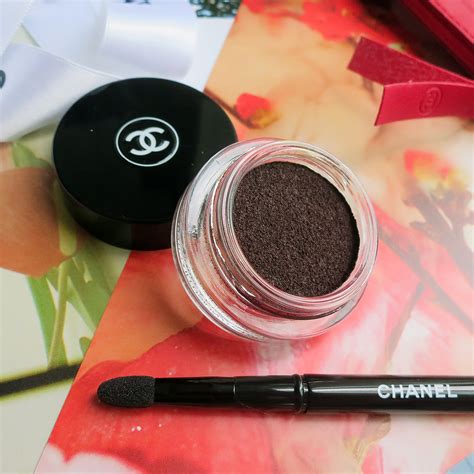 chanel illusion d ombre velvet rouge contraste|CHANEL LE ROUGE COLLECTION NO.1 .